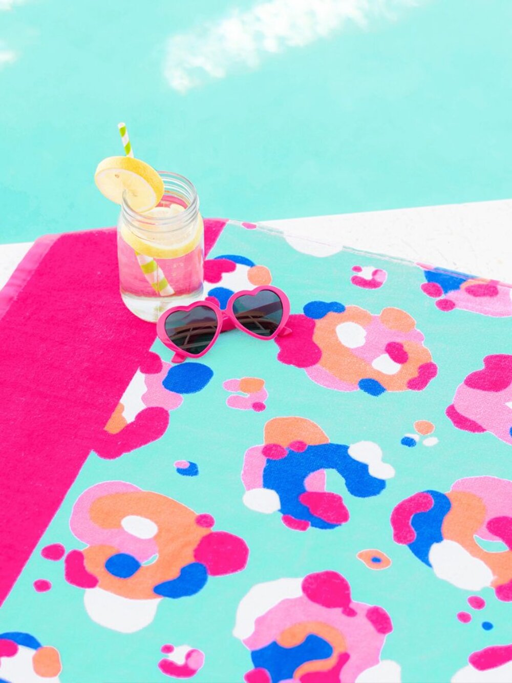**NWT** Viv and Lou Safari Party Colorful Leopard Beach Towel - Picture 4 of 5